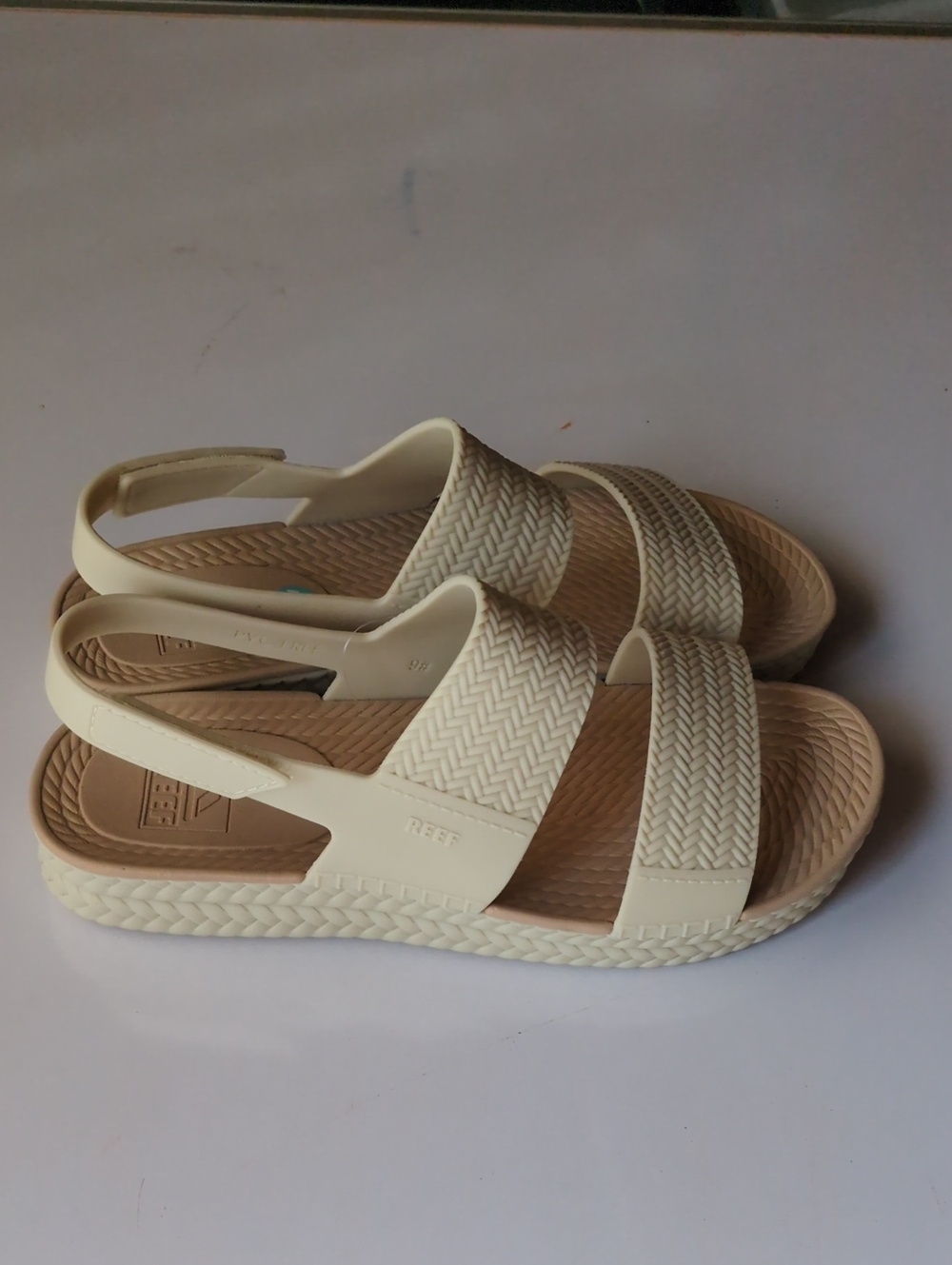 Reef Vintage Oasis Water Vista Beige Sandals Womens Sz 9 Water Friendly